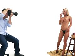 Fake-boobed blonde milf Amber Lynn seduces a photographer & fucks him