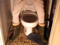 nlboots - on water closet