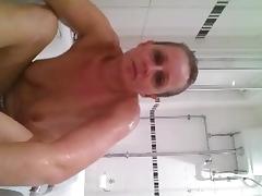 Paula wanking in the bath