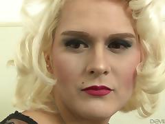 Super hot blonde tranny in black lingerie gets fucked