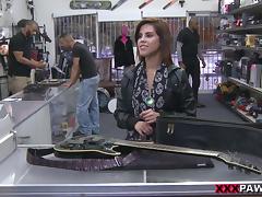 Pawnstar meets a rockstar - XXX Pawn