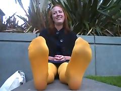 Smelly yellow nylons