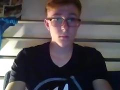 German beautiful boy fucks his big ass with 2 fingers on cam