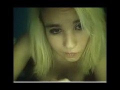 girl i met on msn hot she gets hot and plays with herself